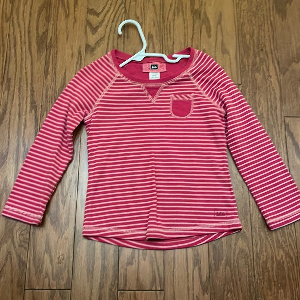 Girls REI Long Sleeved Top size 4/5